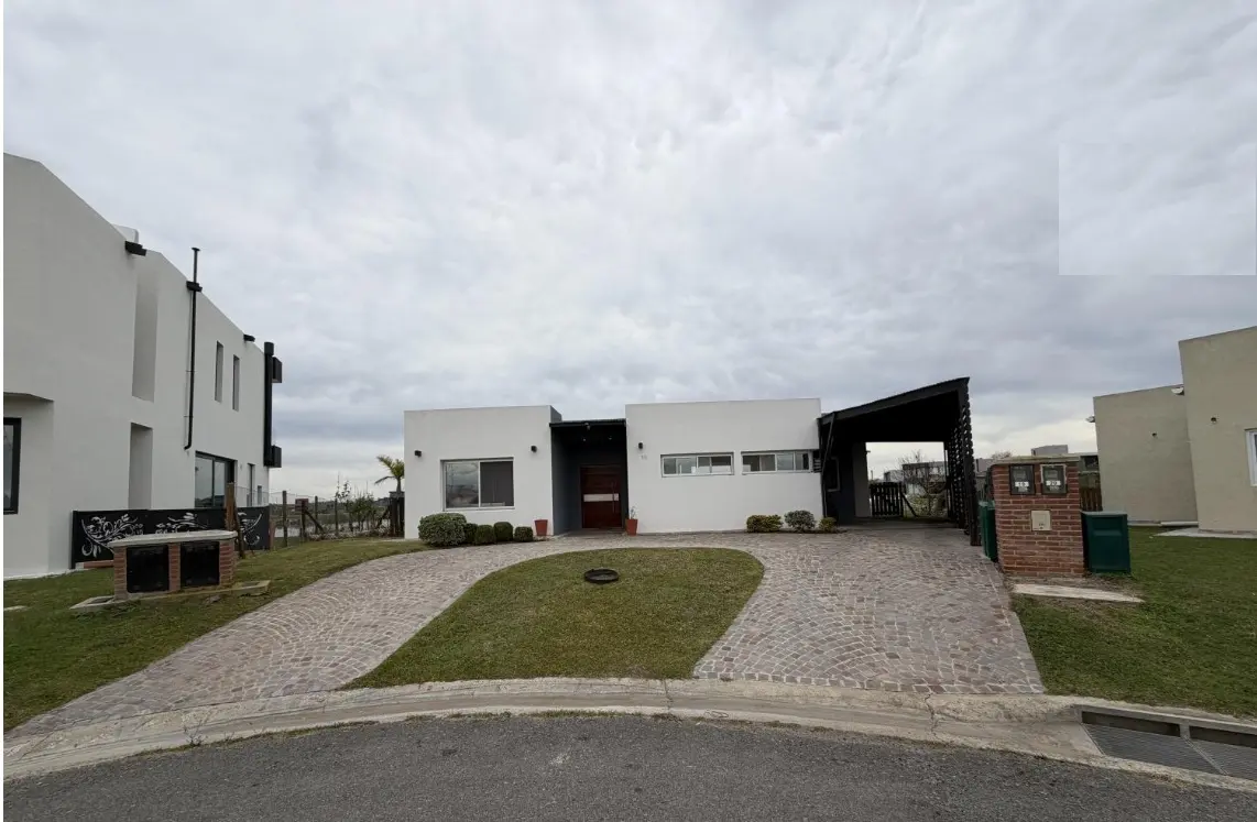 Casa en venta en Loma Verde, Provincia de Buenos Aires, foto 1